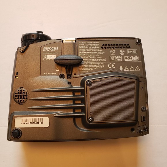 InFocus LP70+ DLP Projector XGA Portable HD 1080i W/Case and Logic Remote. - Picture 7 of 10